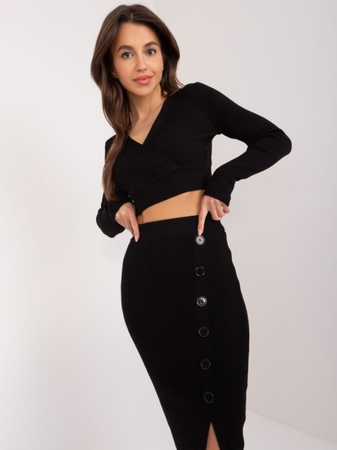Komplet damski sweter kopertowy i spódica midi czarny
