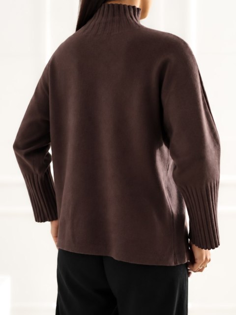 Sweter z golfem brązowy