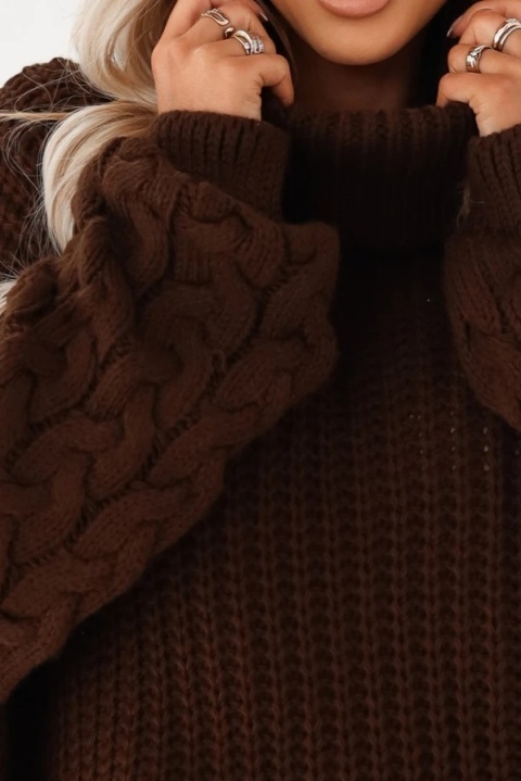 Ciepły i mięsisty sweter oversize z szerokimi rękawami czekoladowy