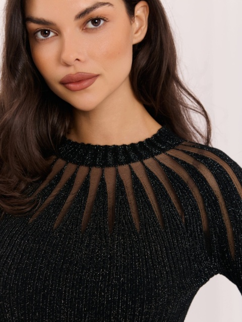 Elegancki sweter dopasowany z błyszczącą nitką czarny