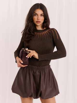 Elegancki sweter dopasowany z błyszczącą nitką brązowy